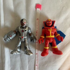 Cyborg And Red Tornado 3” Action Figures